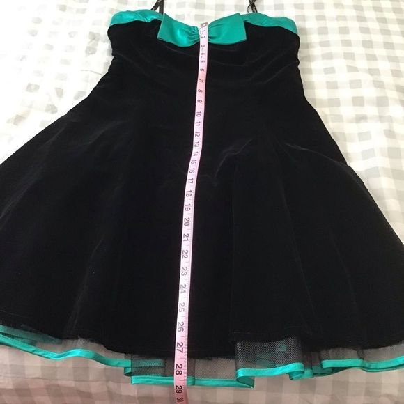 Joseph Ribkoff black velvet strapless ruffle tulle dress crinoline fit & flare 8 - Picture 13 of 16